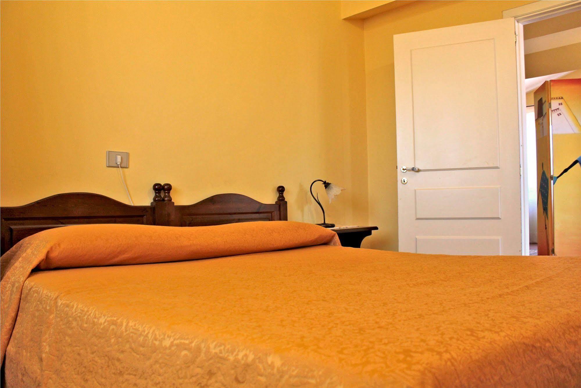 Bed and Breakfast Ai Tre Parchi Bed And Bike Randazzo Esterno foto